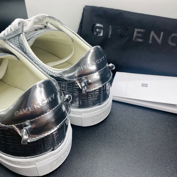 Authentic Women’s Urban Street Monogram Metallic Leather Sneakers SIZE 37 - Picture 4 of 9